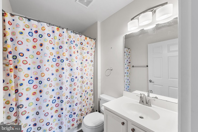 1 Deep Pond Dr, Spring City, PA 19475 - full bathroom with toilet, vanity, and curtained shower