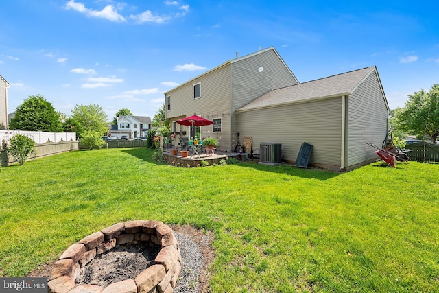 1 Deep Pond Dr, Spring City, PA 19475 - rear view of property featuring an outdoor fire pit, central AC, and a patio area