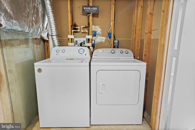 3104 Dynasty Dr, District Heights, MD 20747 - laundry room with washing machine and clothes dryer