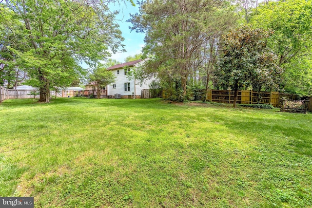 2158 Sebastian Rd, Fredericksburg, VA 22405 - view of yard