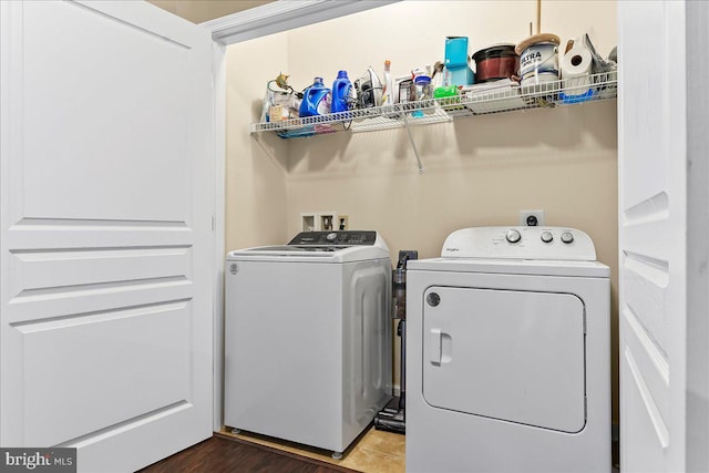 521 Creekside Dr, Brookhaven, PA 19015 - clothes washing area with independent washer and dryer