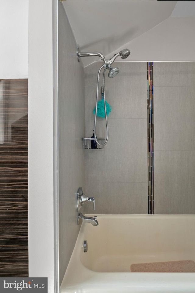 3175 21st St N, Arlington, VA 22201 - bathroom with  shower combination