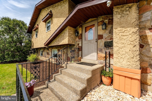 1650 Easton Rd, Hellertown, PA 18055 - entrance to property featuring stone siding and stucco siding