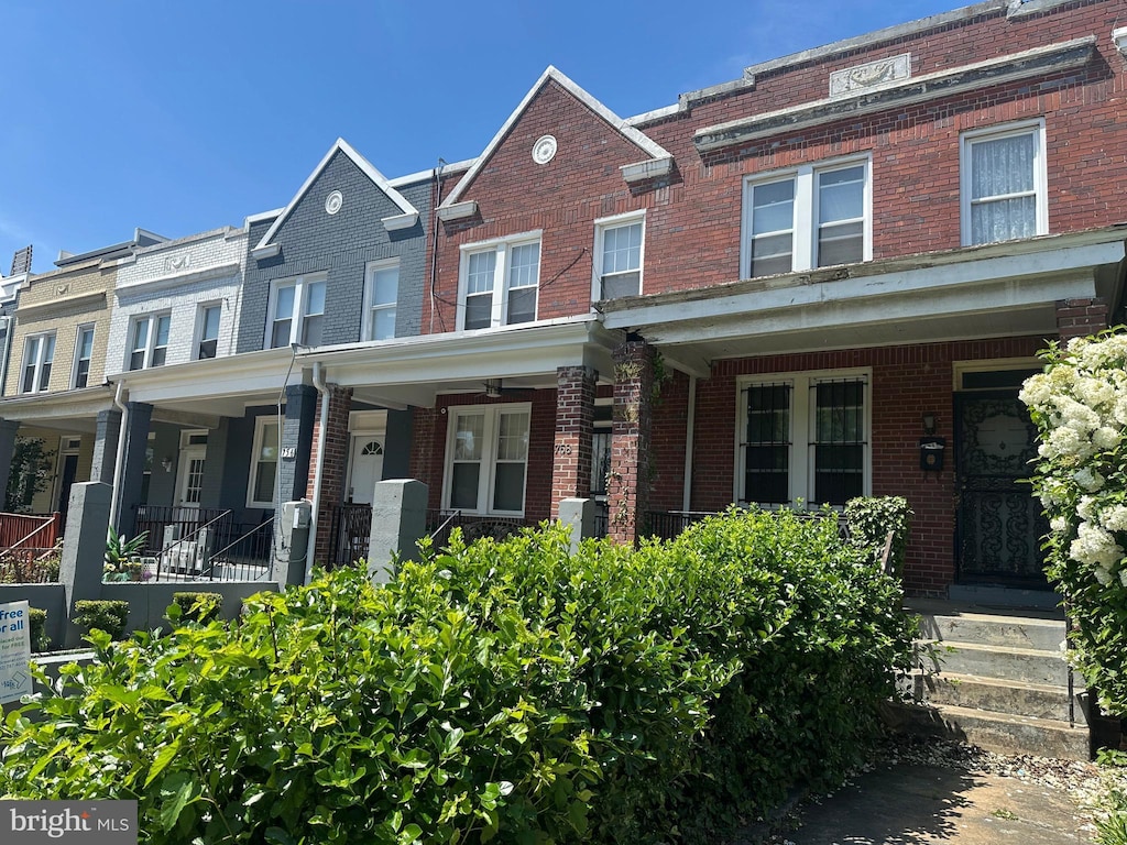 760 19th St NE, Washington, DC 20002 - multi unit property with brick siding and covered porch