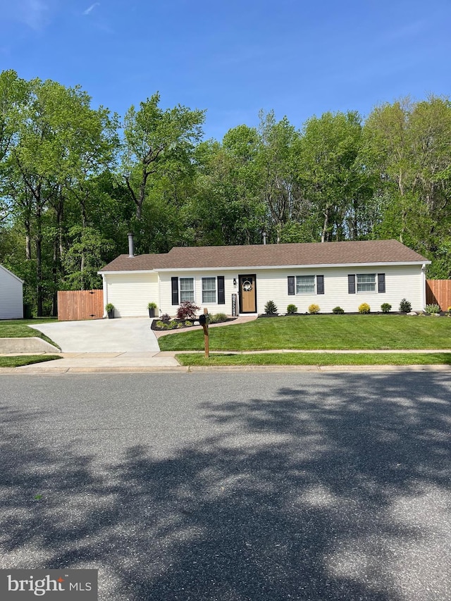 31 Hanover Rd, Marlton, NJ 08053 - view of front of house with driveway and a garage