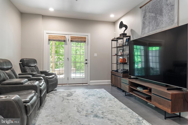 138 Merrimack Way, Arnold, MD 21012 - tiled living room featuring recessed lighting and baseboards