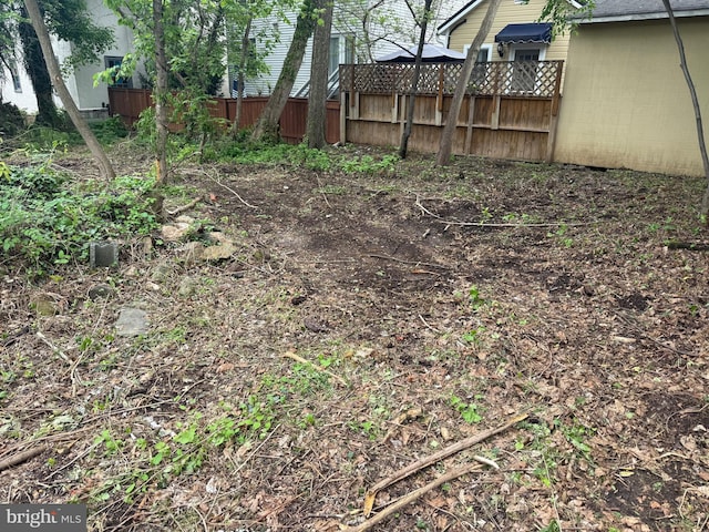 view of yard featuring fence