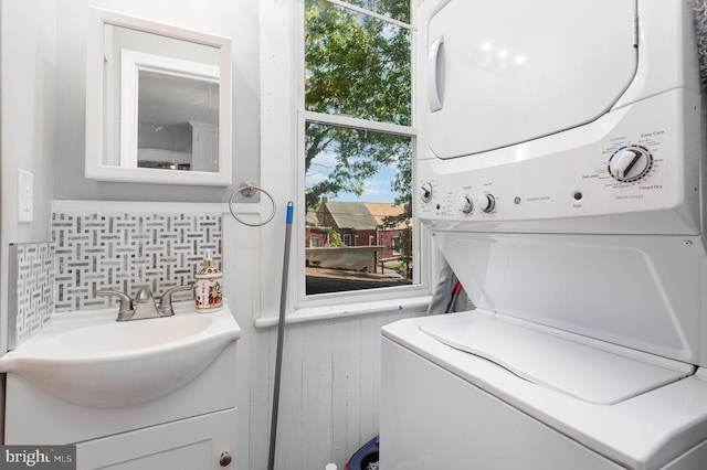 442 Poplar St, Lancaster, PA 17603 - washroom with stacked washing machine and dryer