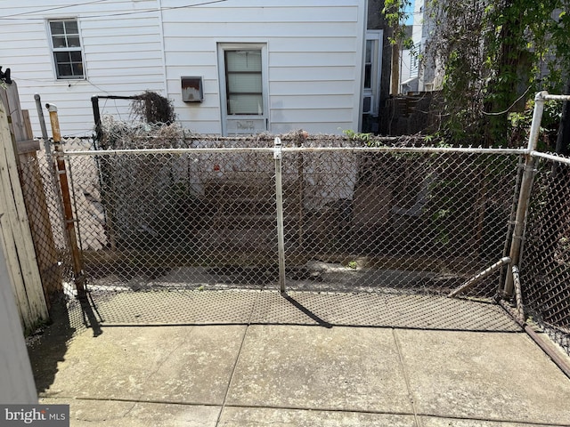 2302 E Albert St, Philadelphia, PA 19125 - view of gate with fence private yard