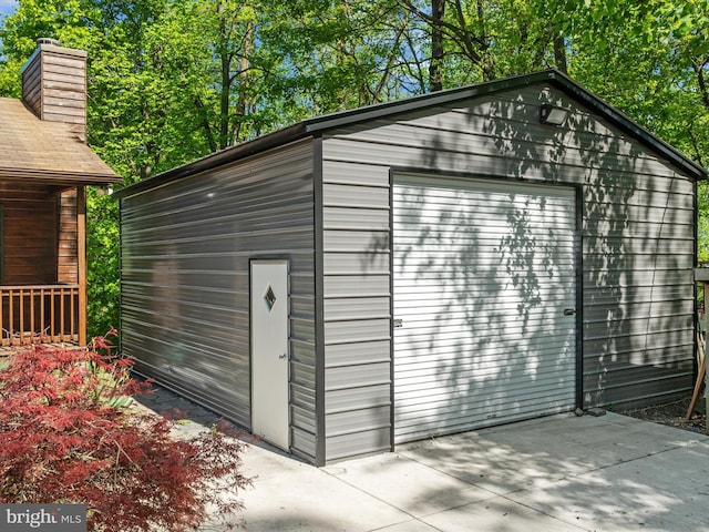 view of outdoor structure featuring an outdoor structure