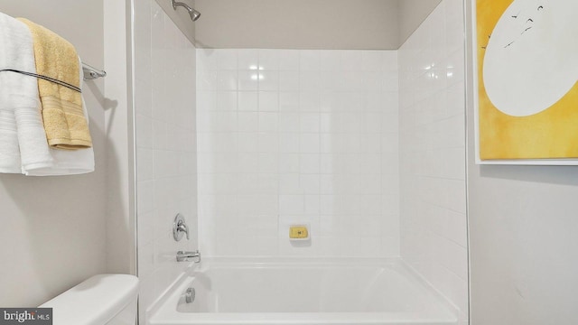 full bath with toilet and bathtub / shower combination