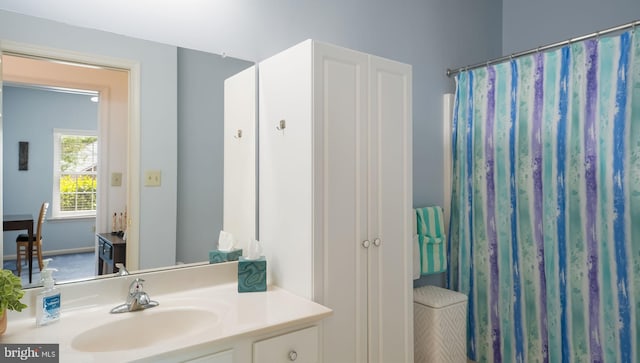 2141 Hidden Meadow Dr, Colmar, PA 18915 - bathroom with vanity and a shower with shower curtain