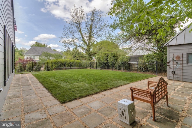 5018 36th St N, Arlington, VA 22207 - view of yard with a patio
