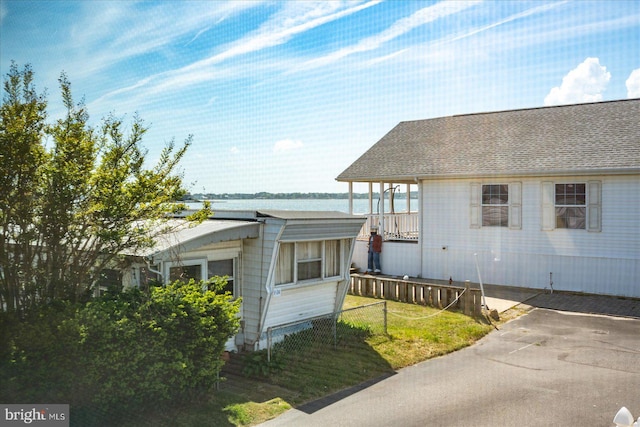 22 Flounder Ln, Ocean City, MD 21842 - view of front of home featuring fence