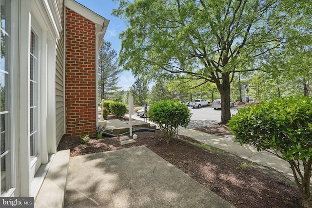 15645 Horseshoe Ln, Woodbridge, VA 22191 - view of yard with a patio area