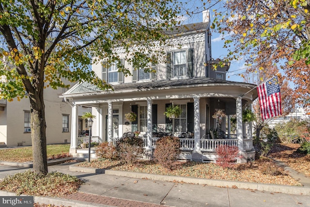 view of front facade featuring a porch
