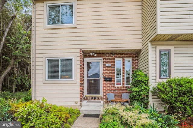 1211 Hesselius Ct, Annapolis, MD 21403 - doorway to property featuring brick siding
