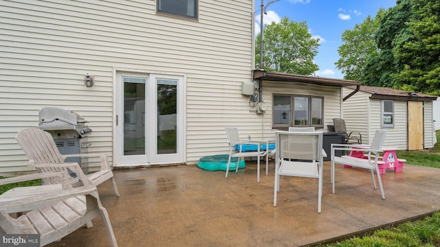 10 Queen Lily Rd, Levittown, PA 19057 - view of patio with grilling area and outdoor dining area