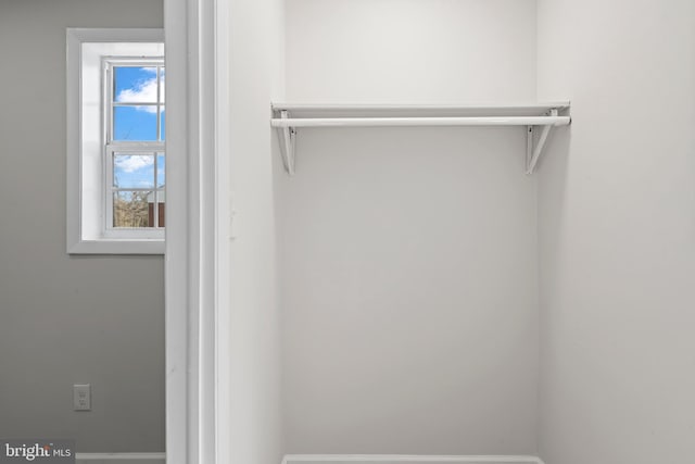5004 Barnaby Ln, Oxon Hill, MD 20745 - view of closet