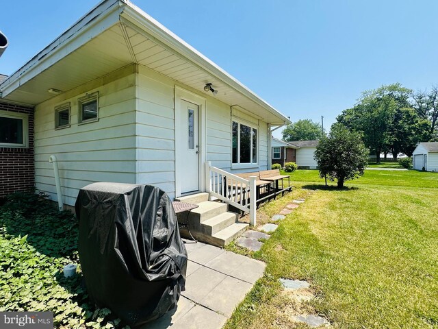 481 Laudermilch Rd, Hershey, PA 17033 - view of grassy yard featuring entry steps