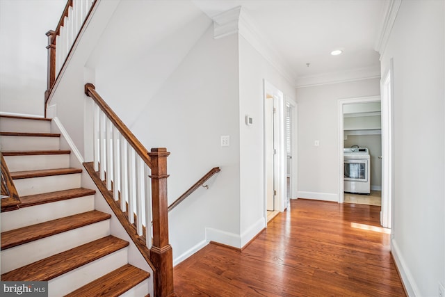 staircase with baseboards, recessed lighting, crown molding, and wood finished floors