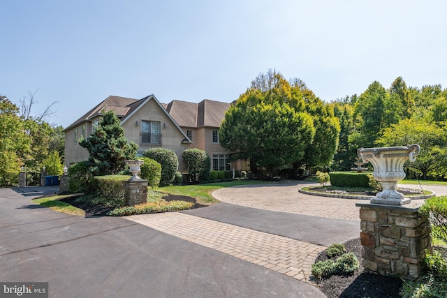 1389 Lamplighter Cir, Gwynedd, PA 19436 - view of front of home with curved driveway
