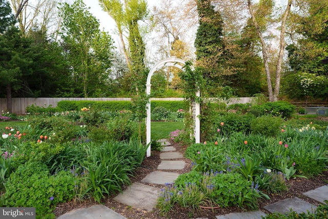 view of yard featuring fence