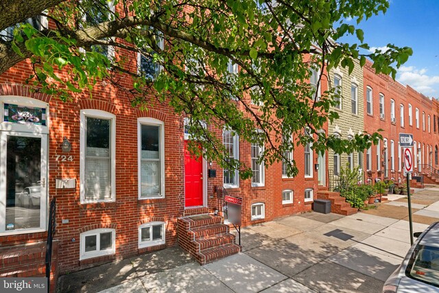 722 S Clinton St, Baltimore, MD 21224 - view of property with entry steps