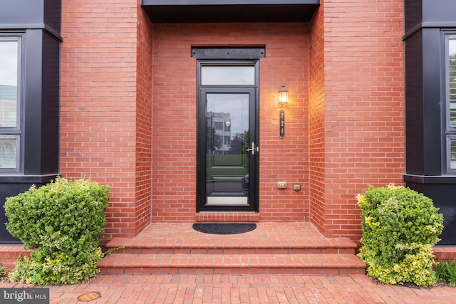 724 E Howell Ave, Alexandria, VA 22301 - doorway to property with brick siding