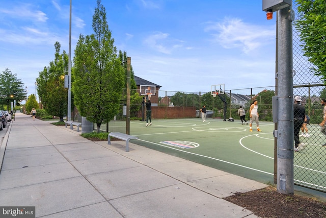 724 E Howell Ave, Alexandria, VA 22301 - view of basketball court featuring community basketball court