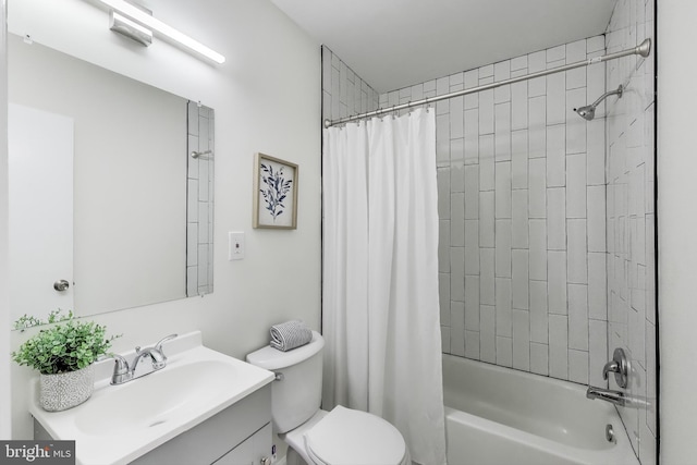 2505 Oxon Run Dr, Temple Hills, MD 20748 - bathroom featuring toilet, vanity, and shower / bath combination with curtain