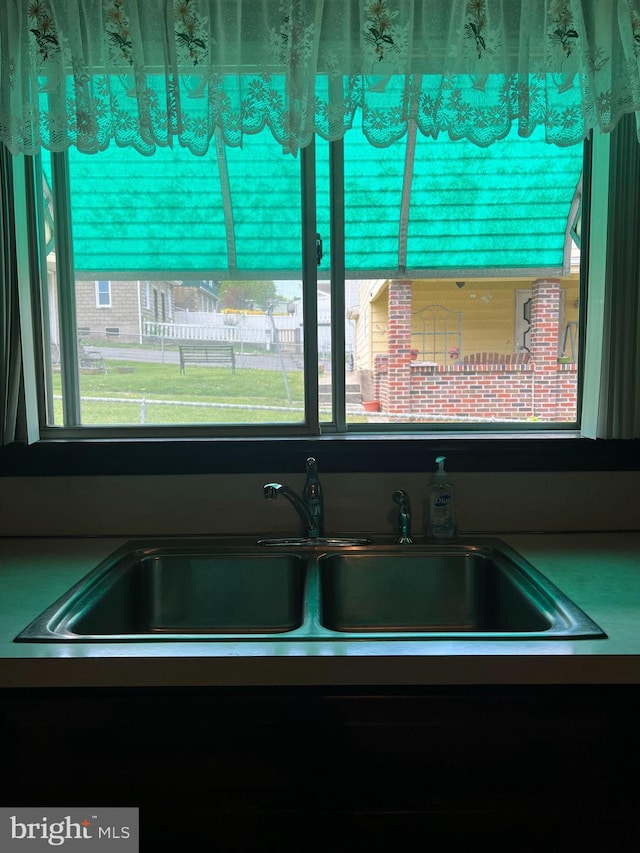 1228 Spruce St, Ashland, PA 17921 - details featuring a sink