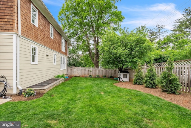7805 Westfield Dr, Bethesda, MD 20817 - view of yard