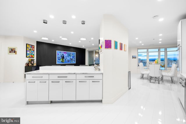 100 Harborview Dr Unit 2107, Baltimore, MD 21230 - reception area with recessed lighting