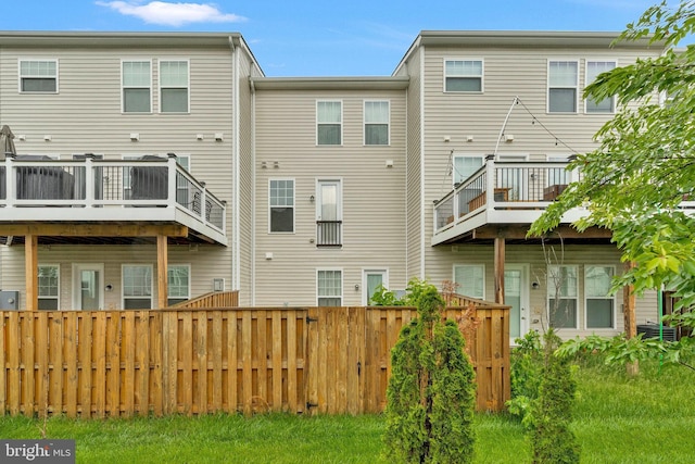 42248 Lancaster Woods Sq, Chantilly, VA 20152 - rear view of property featuring fence and a deck