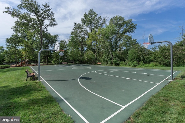 42248 Lancaster Woods Sq, Chantilly, VA 20152 - view of sport court featuring a yard and community basketball court