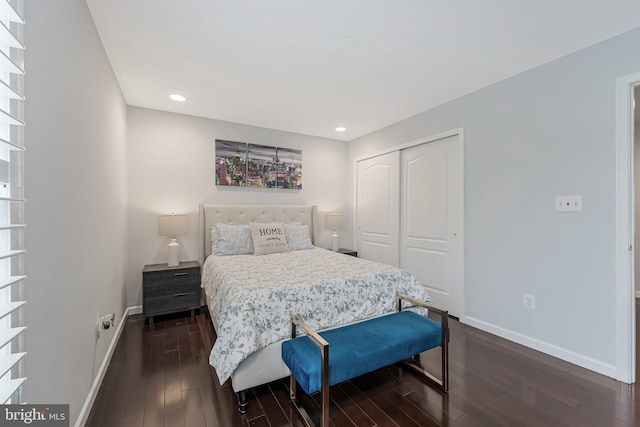 19599 Aspendale Sq, Ashburn, VA 20147 - bedroom featuring baseboards, dark wood finished floors, a closet, and recessed lighting