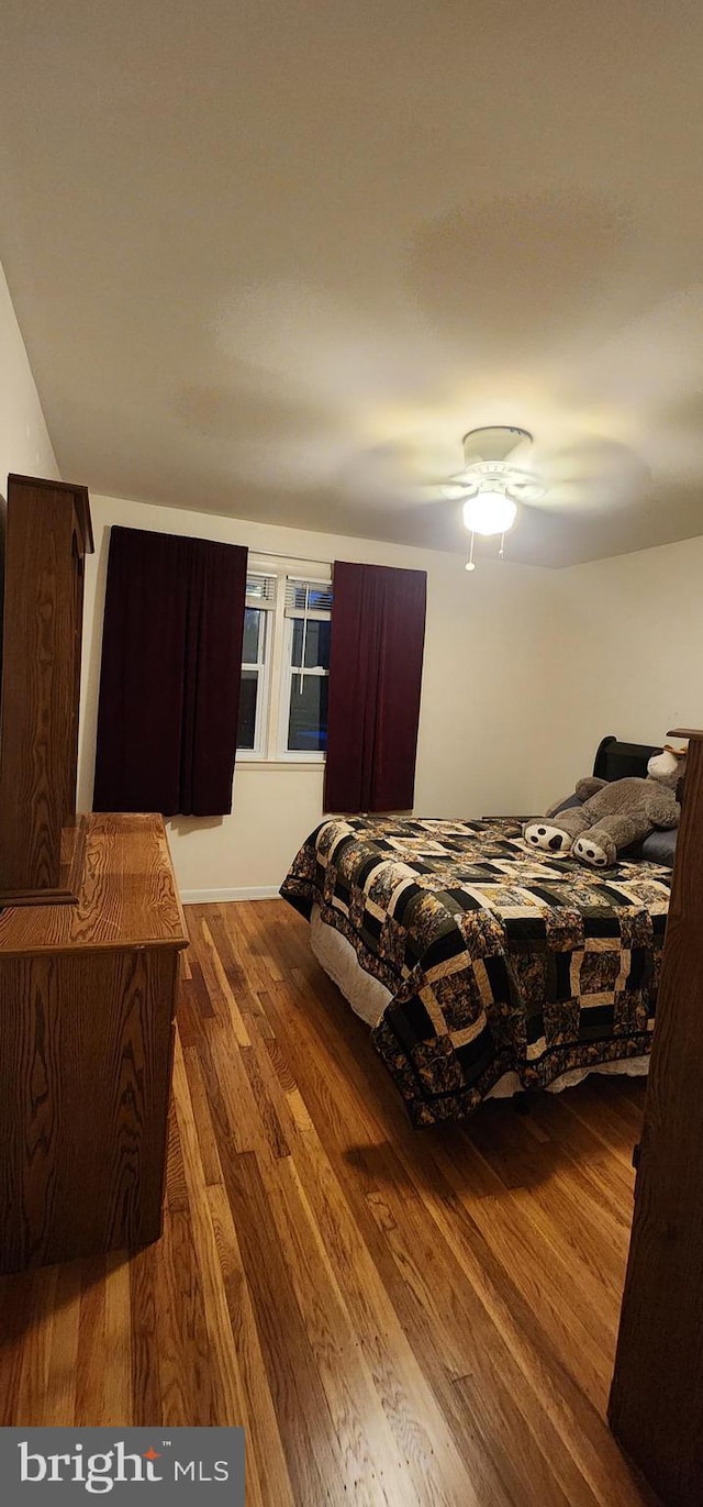 307 Congress Dr, Gibbstown, NJ 08027 - bedroom with wood finished floors