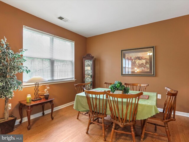 104 Panmure, Stephens City, VA 22655 - dining space featuring light wood-style flooring and baseboards
