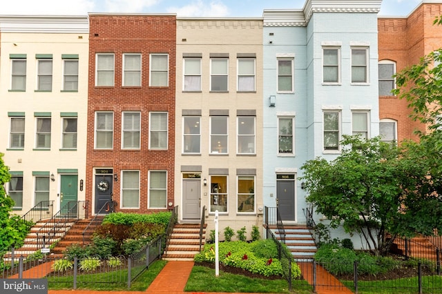 906 3rd St SE, Washington, DC 20003 - multi unit property featuring brick siding
