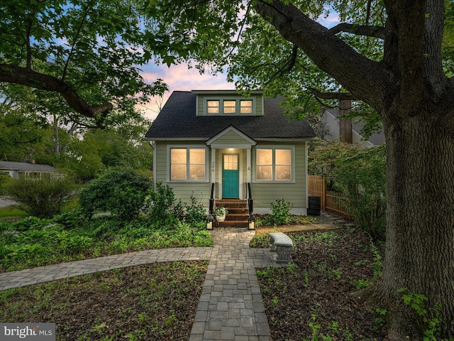 206 Shiley St, Annapolis, MD 21401 - bungalow-style home with entry steps and roof with shingles