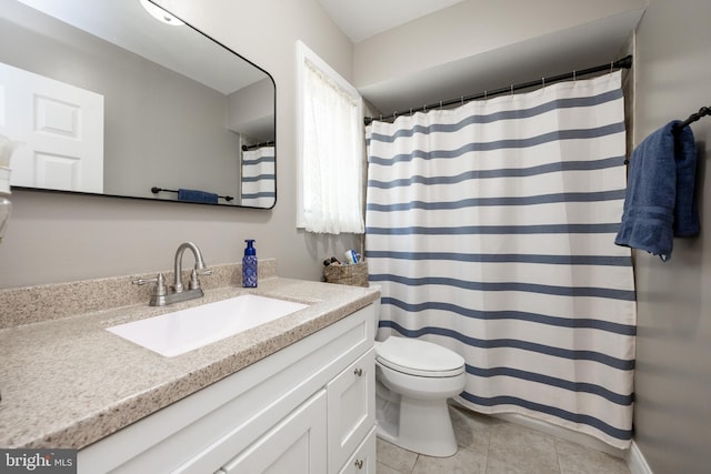 926 Pierce Rd, Norristown, PA 19403 - full bathroom featuring vanity, toilet, tile patterned flooring, and curtained shower
