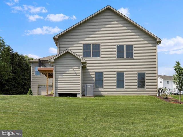1464 Highfield Ct, Chambersburg, PA 17202 - rear view of property featuring a yard, central air condition unit, and a balcony