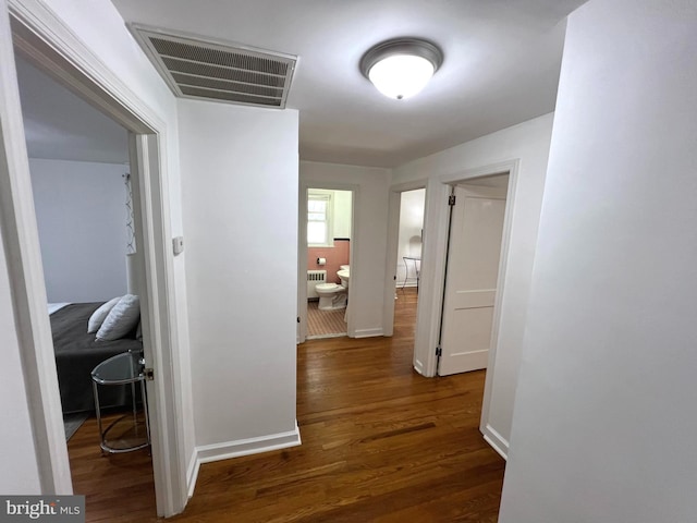 600 W 32nd St, Wilmington, DE 19802 - hall featuring wood finished floors and baseboards