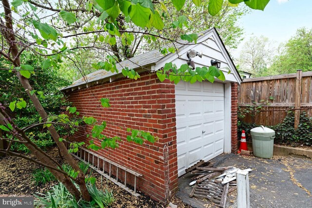 834 N Abingdon St, Arlington, VA 22203 - detached garage with fence and driveway
