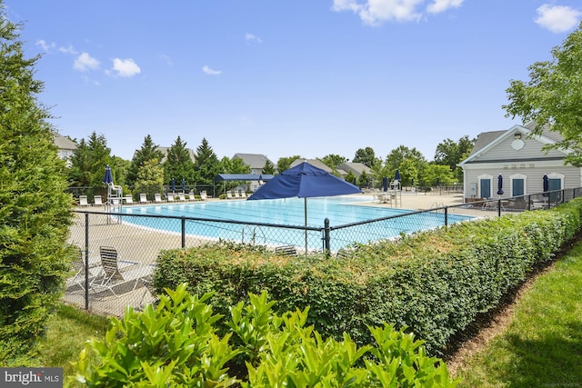 12630 Garry Glen Dr, Bristow, VA 20136 - community pool featuring fence
