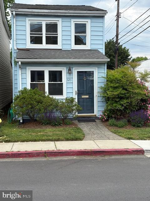 623 Second St, Annapolis, MD 21403 - view of front of property featuring roof with shingles