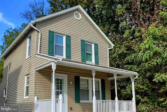 view of front of house featuring covered porch