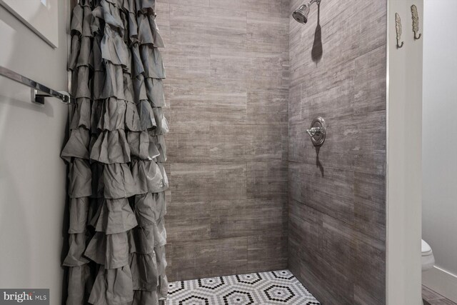 10 Mccready Aly, Lambertville, NJ 08530 - full bath featuring a tile shower and toilet