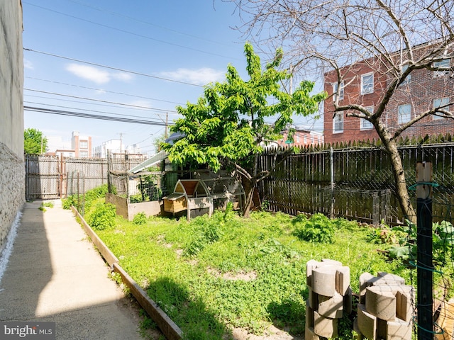 2030-32 E Somerset St, Philadelphia, PA 19134 - fenced backyard with a vegetable garden